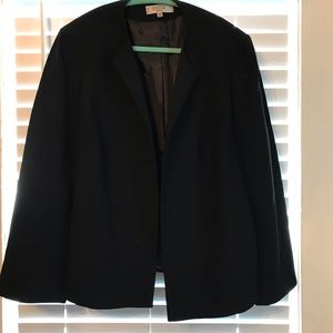 Kasper women’s classic black open front jacket